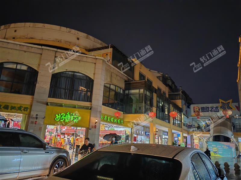 万盛商业街盈利中内衣店，可空转
